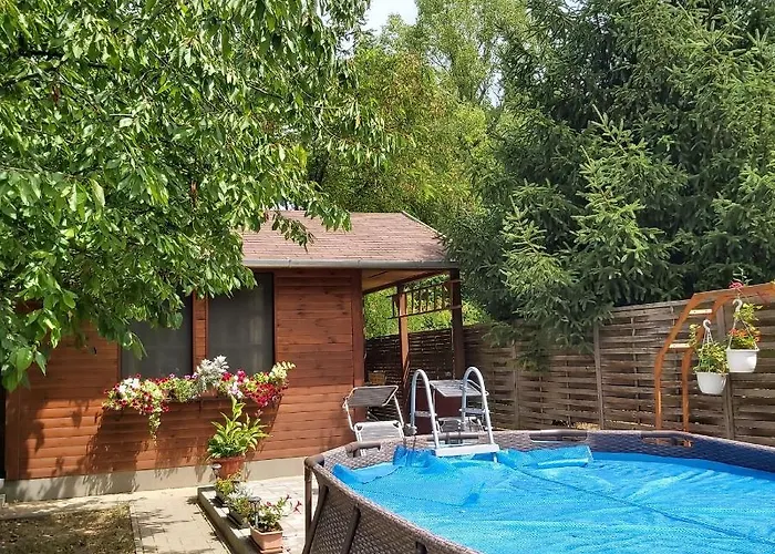 Melinda Nyaralohaz Balatonkenese