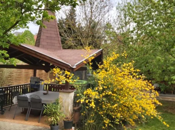 Melinda Nyaralohaz באלאטונקנשה