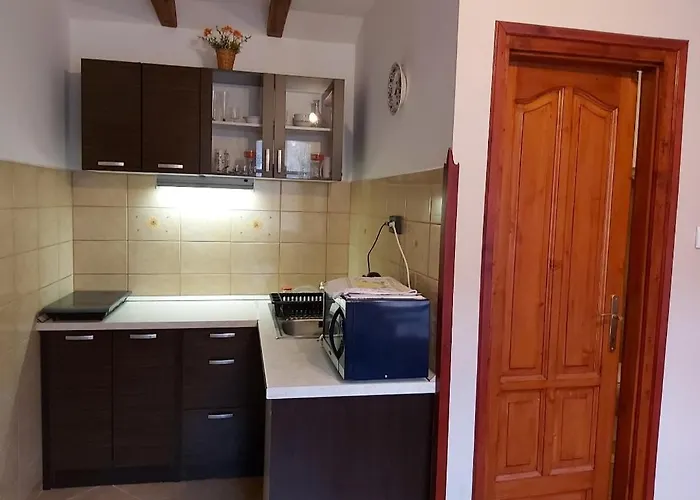 Melinda Nyaralohaz * באלאטונקנשה